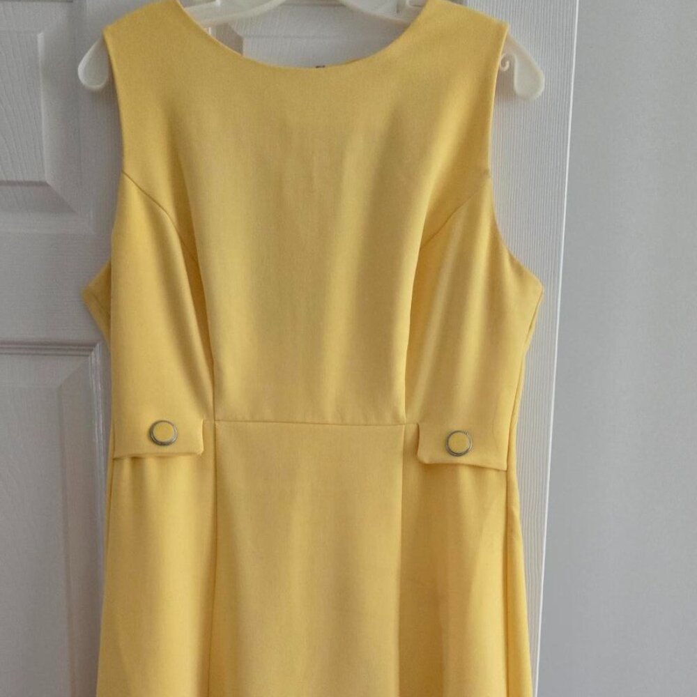 Eva Mendes Yellow Sleeveless Sheath A-line dress